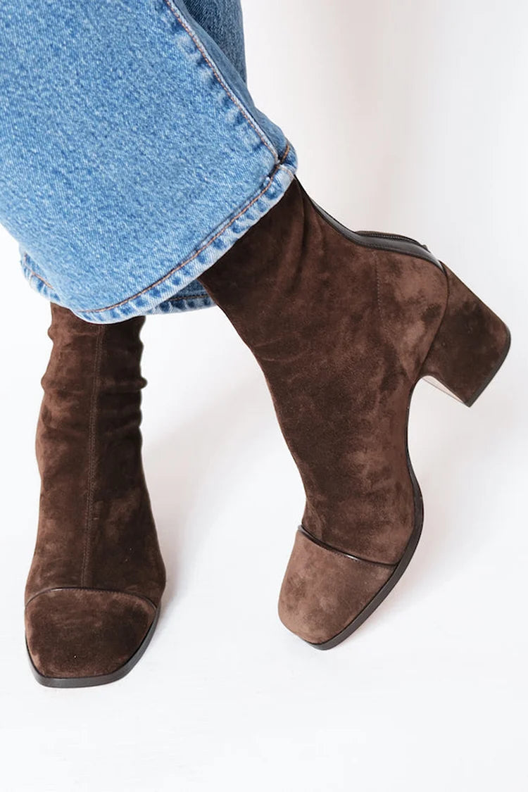 Fabienne | Wildleder-Stiefeletten mit eckiger Spitze, Blockabsatz und Kontraststreifen für Damen