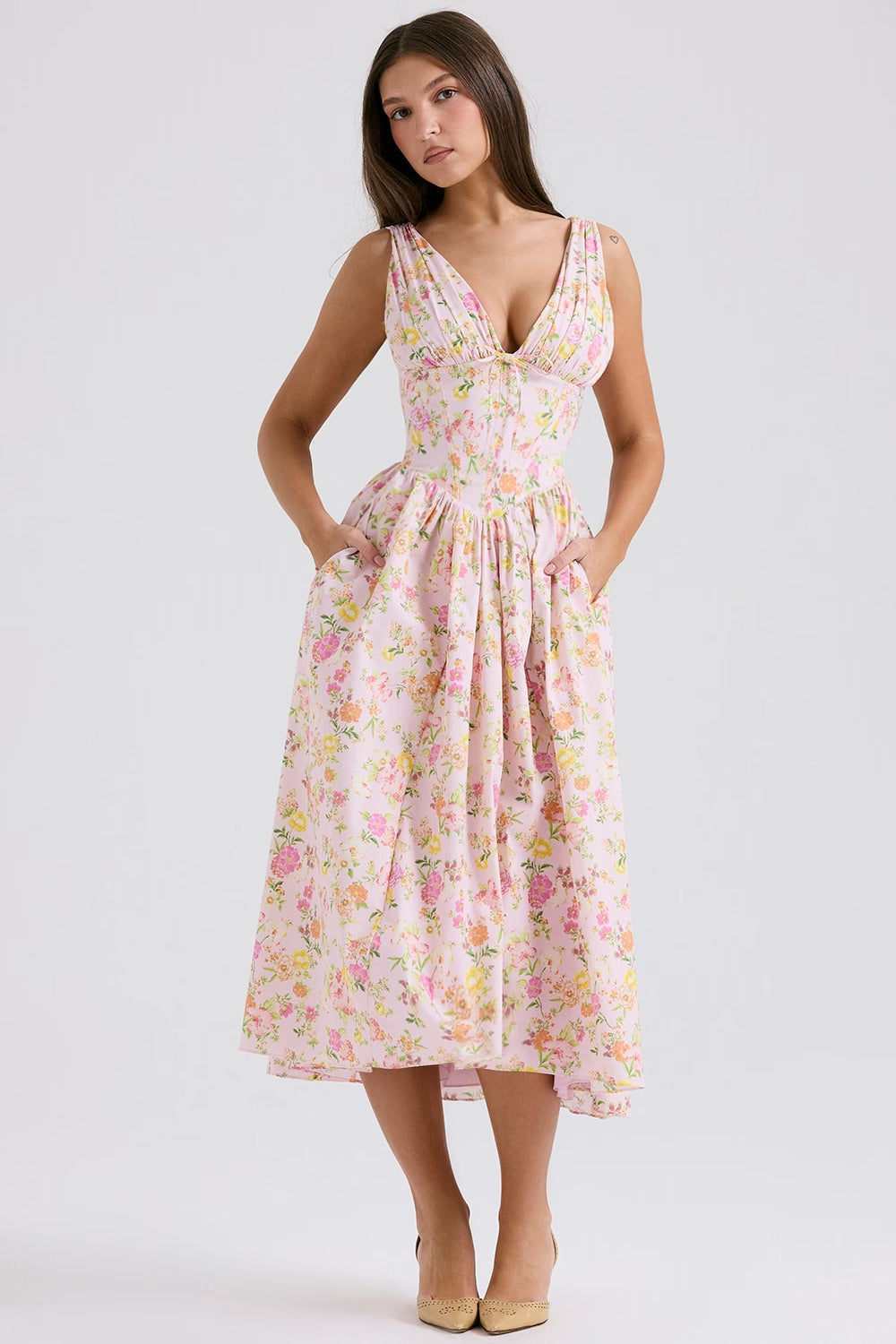 Saffron | Geblümtes Damen-Midikleid in A-Linie mit V-Ausschnitt für Hochzeitsgäste
