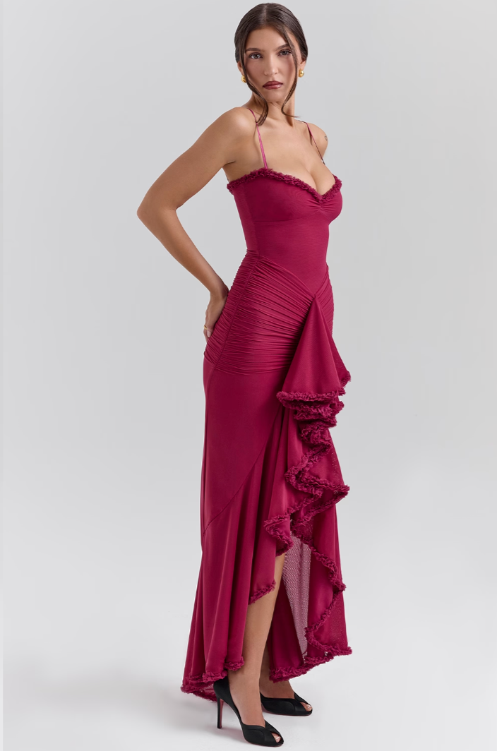 Alexandra | Gerafftes Damen-Maxikleid mit Herzausschnitt und asymmetrischem Volantsaum für Hochzeitsgäste