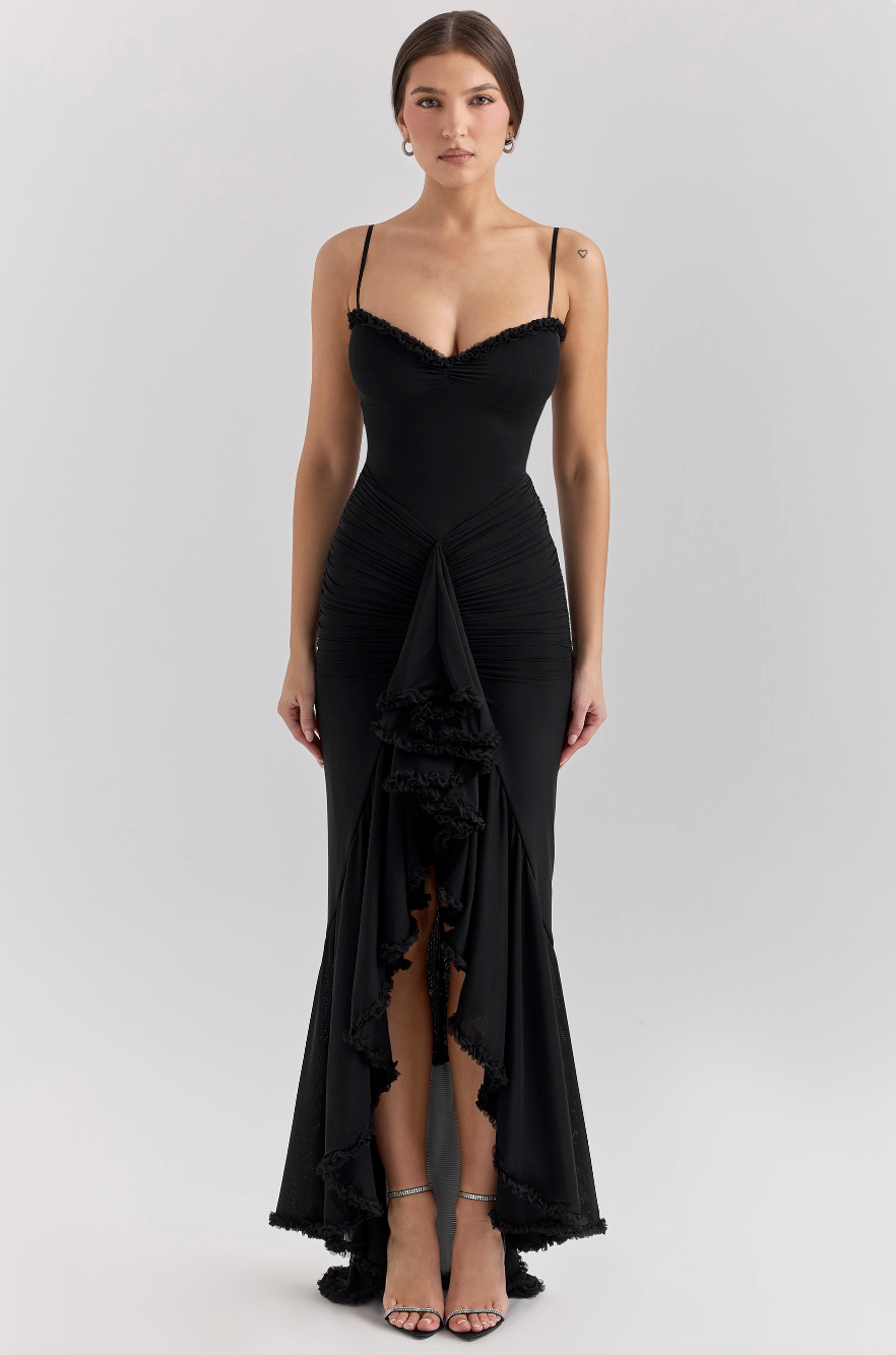 Alexandra | Gerafftes Damen-Maxikleid mit Herzausschnitt und asymmetrischem Volantsaum für Hochzeitsgäste