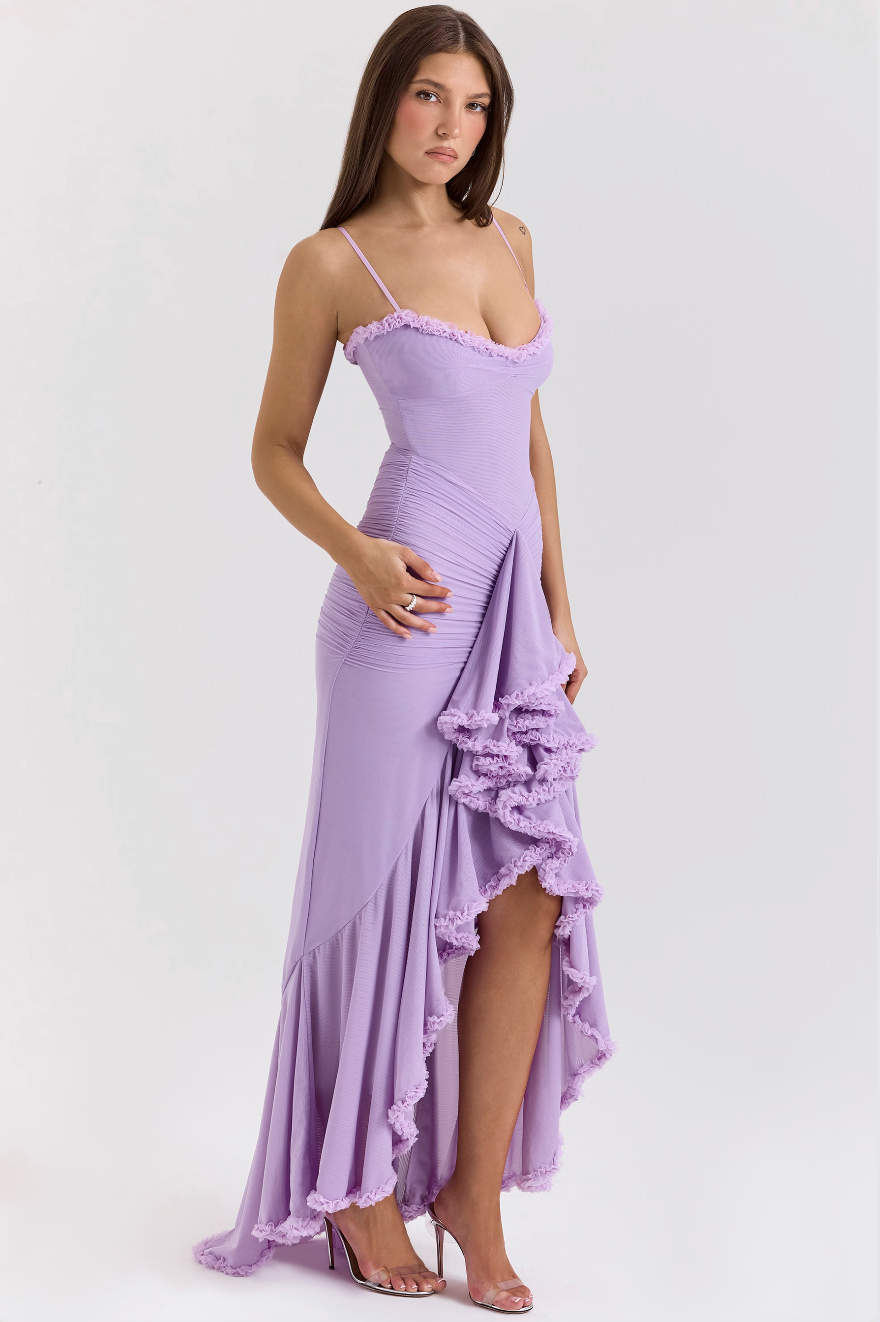 Alexandra | Gerafftes Damen-Maxikleid mit Herzausschnitt und asymmetrischem Volantsaum für Hochzeitsgäste