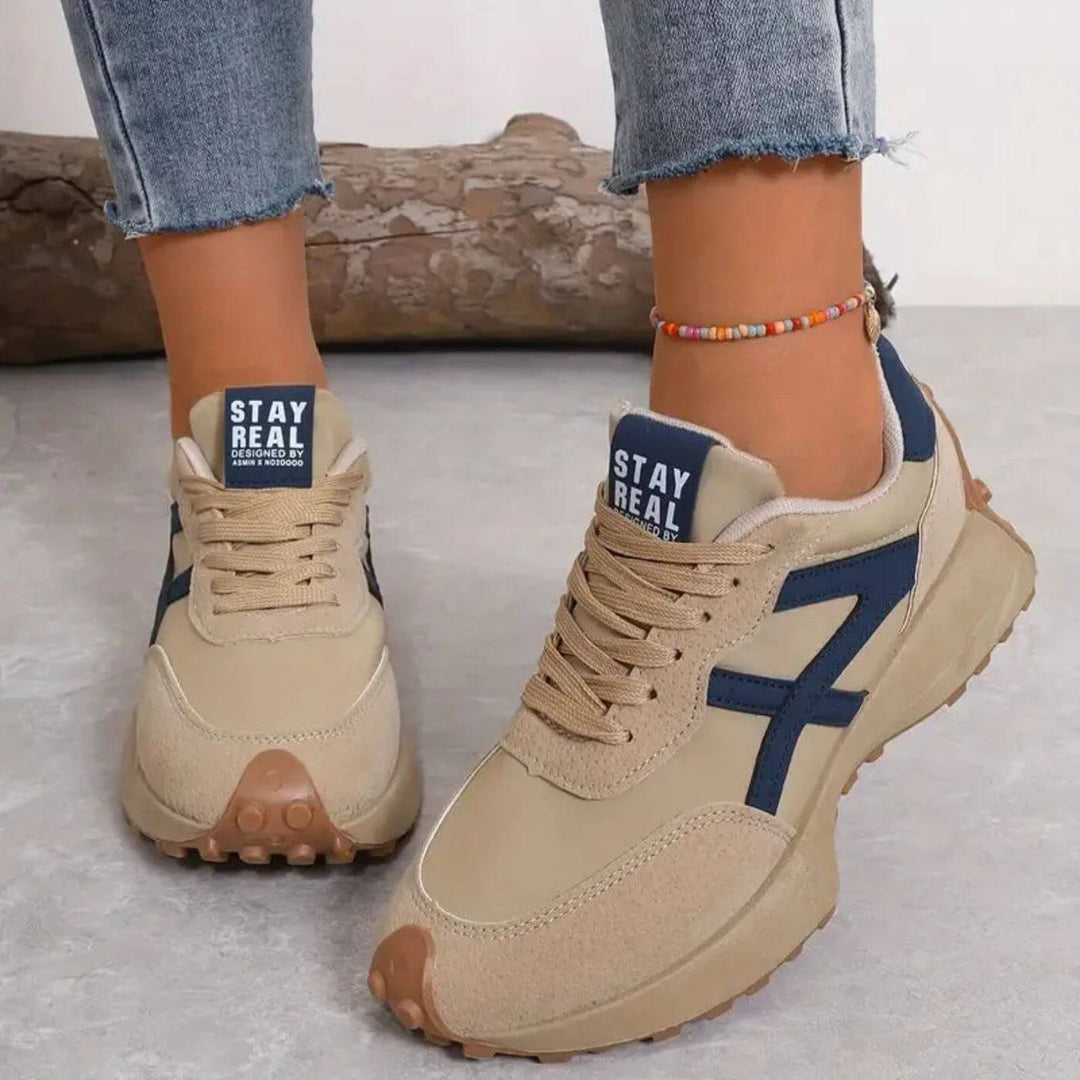 Kishori | Retro-Plateau-Sneakers mit Schnürung und Kontrasteinsätzen für Damen