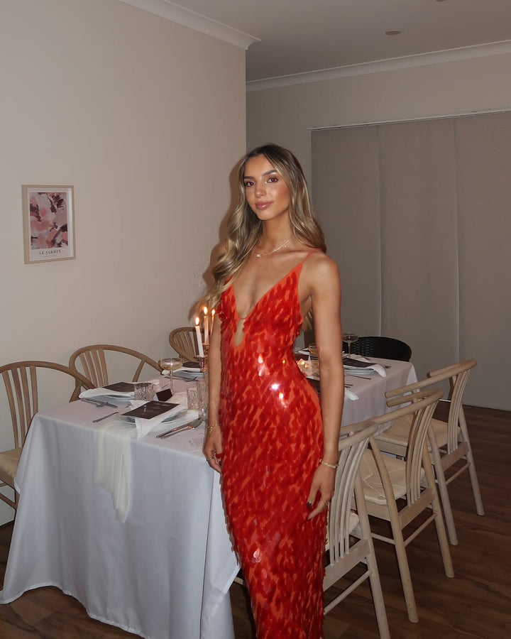 Holly | Rotes rückenfreies Damen-Maxikleid mit Pailletten und tiefem V-Ausschnitt für Hochzeitsgäste