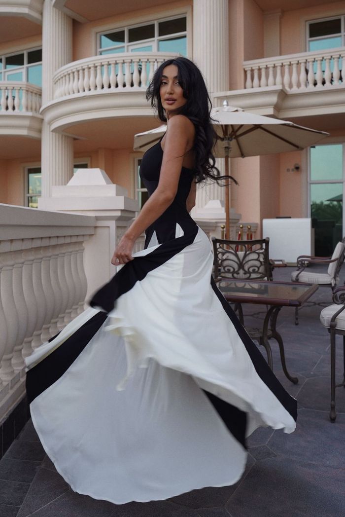 Faye | Ärmelloses Damen-Maxikleid mit V-Ausschnitt und seitlichem Stoffeinsatz für Hochzeitsgäste