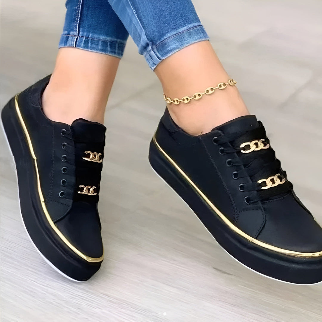 Katarzyna | Plateau-Sneakers mit Schnürung und Kettendetails für Damen
