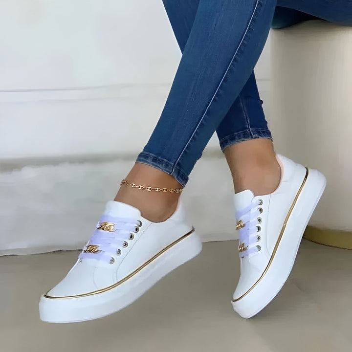 Katarzyna | Plateau-Sneakers mit Schnürung und Kettendetails für Damen