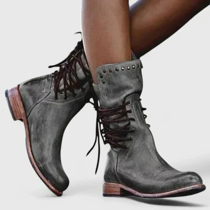 Bernadine | Kniehohe Schnürstiefel aus Leder mit Blockabsatz und Nieten für Damen