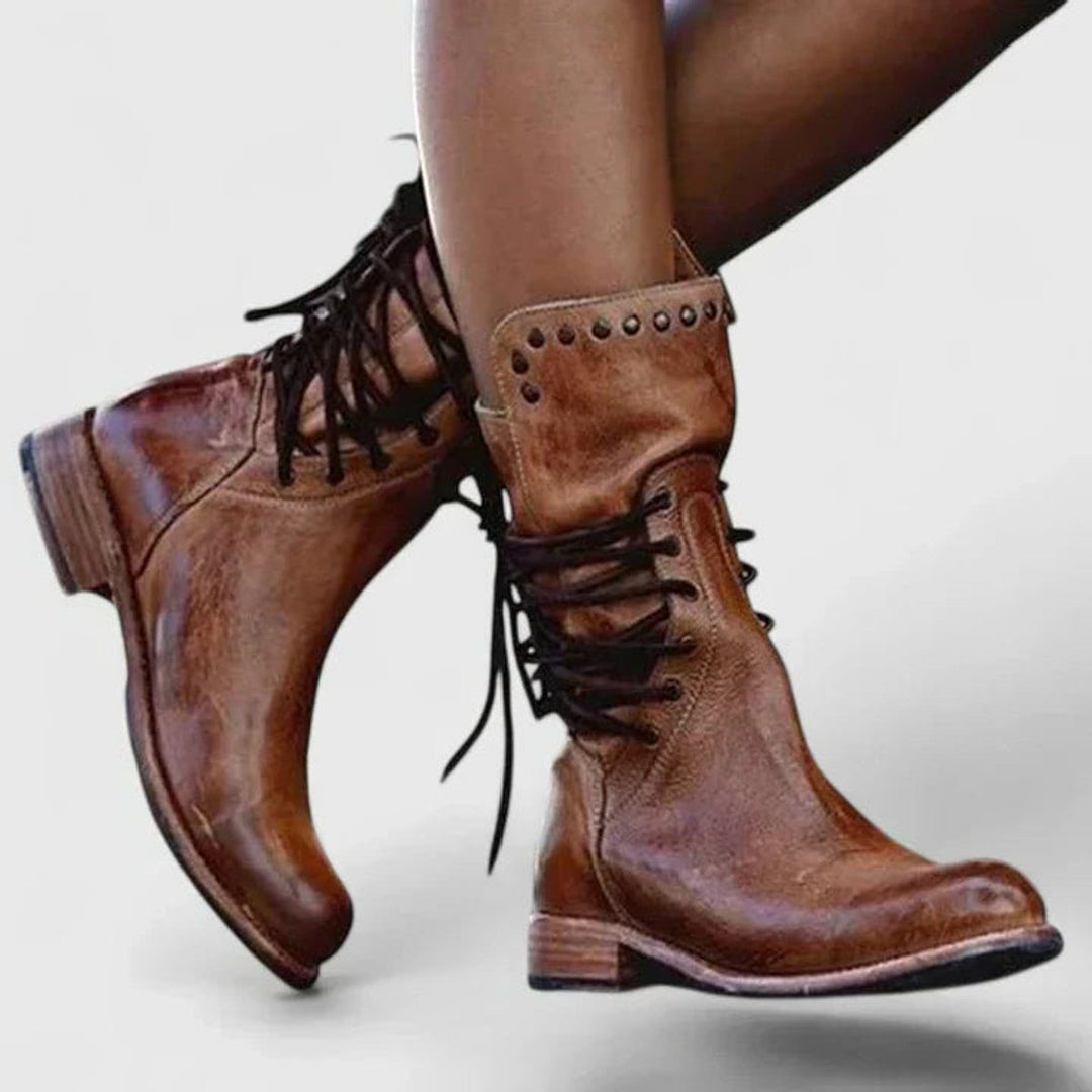 Bernadine | Kniehohe Schnürstiefel aus Leder mit Blockabsatz und Nieten für Damen