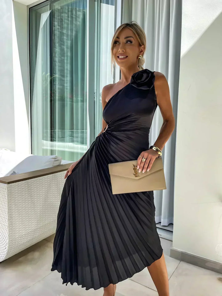 Juliette | Plissiertes One-Shoulder-Damen-Midikleid mit Stoffrose für Hochzeitsgäste