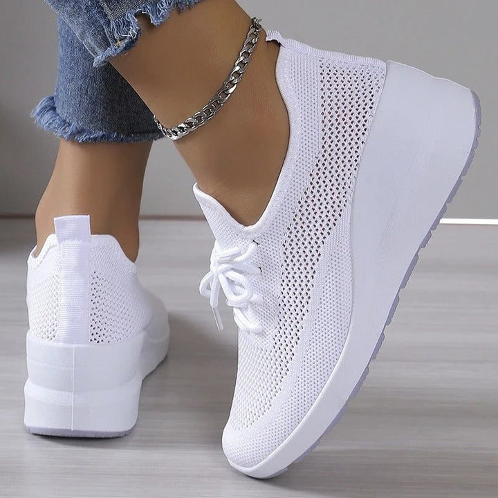 Lilac | Strick-Sneakers mit Schnürung und weisser Plateausohle für Damen