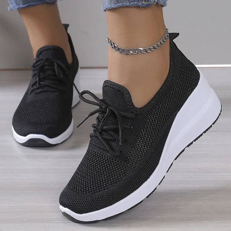 Lilac | Strick-Sneakers mit Schnürung und weisser Plateausohle für Damen