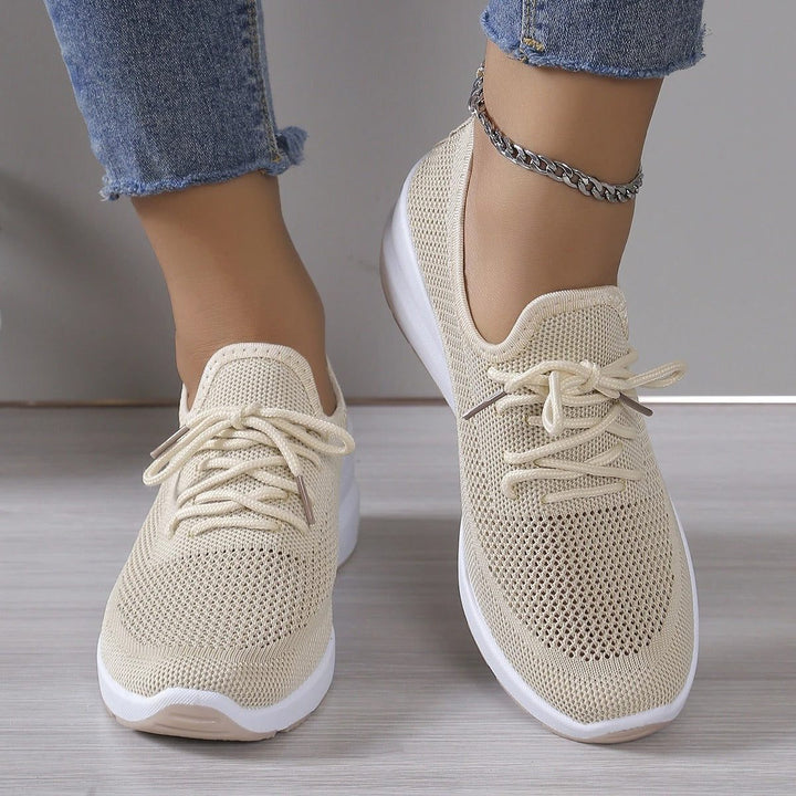 Lilac | Strick-Sneakers mit Schnürung und weisser Plateausohle für Damen