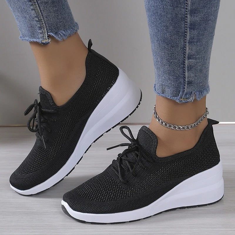 Lilac | Strick-Sneakers mit Schnürung und weisser Plateausohle für Damen